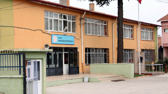 Edirne'de ortaokul öğrencisi kız, 5 arkadaşını bıçakla yaraladı