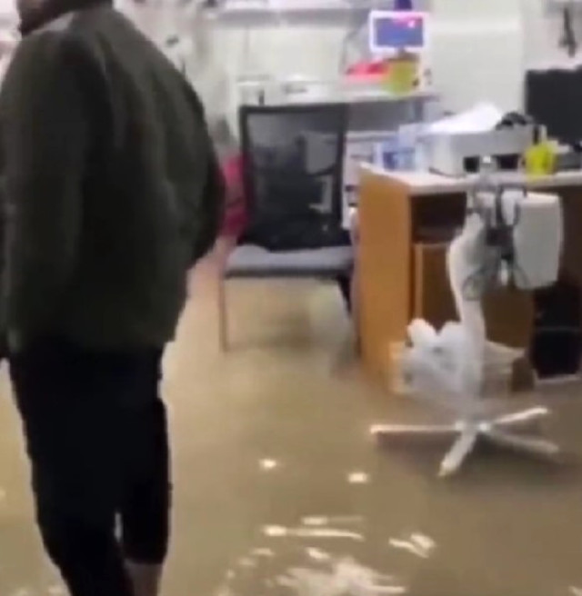 Şanlıurfa'da şiddetli yağış nedeniyle Eyyübiye Devlet Hastanesi'ni su bastı