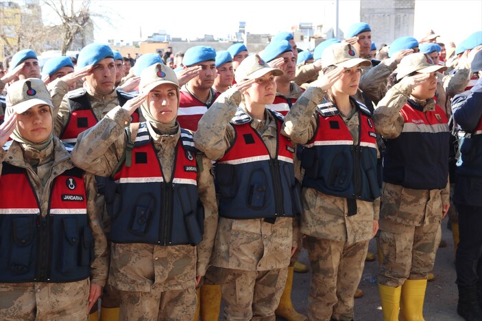 Şanlıurfa'da çalışma yapan askerler alkışlarla uğurlandı