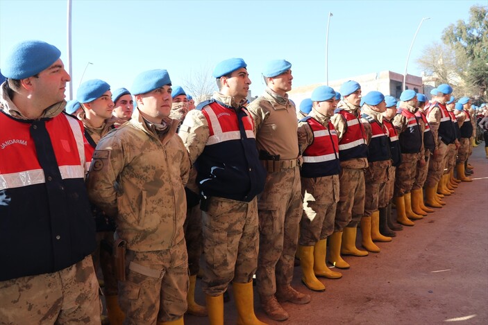 Şanlıurfa'da çalışma yapan askerler alkışlarla uğurlandı