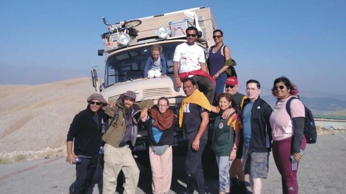 Hindistan'dan gelen turistler Nemrut Dağı’nda