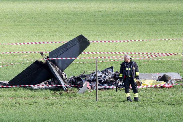 İtalya'da askeri eğitim uçakları havada çarpıştı: 2 ölü