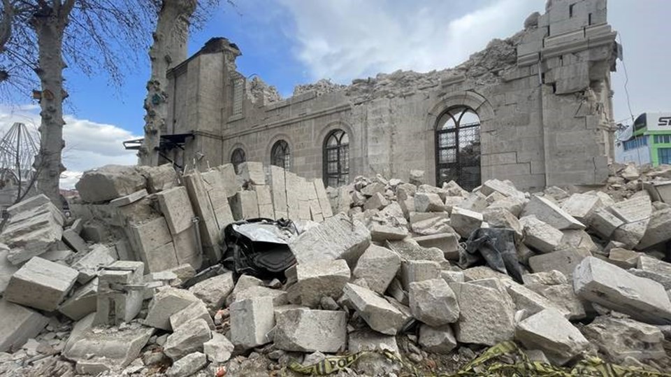 Malatya'daki Hacı Yusuf Taş Cami depremlerde tamamen yıkıldı - 1
