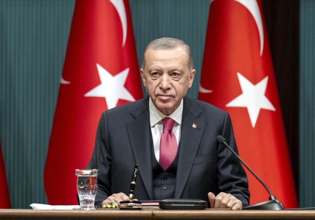 Son Dakika: Cumhurbaşkanı Erdoğan, seçim kararnamesini imzaladı! Türkiye 14 Mayıs'ta sandığa gidiyor