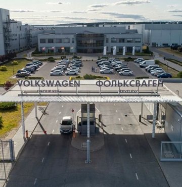 Alman otomotiv üreticisi Volkswagen’in Rusya’daki varlıklarını bir Rus şirketine sattığı bildirildi